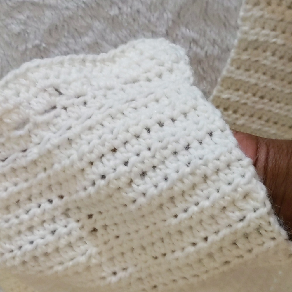 Handmade White Crocheted Scarf Chunky Angora Acrylic Blend - Picture 3 of 9